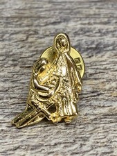 VINTAGE Religious Gold Tone Mary Baby Jesus LAPEL Pin 1"