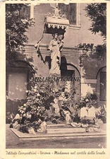 VERONA:  Istituto Campostrini - Madonna nel cortile delle Scuole    1938