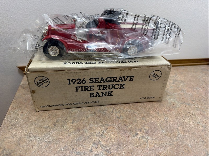 NEW ERTL 1926 SEAGRAVE FIRE TRUCK BANK W / KEY CHEVROLET FIRE DEPARTMENT