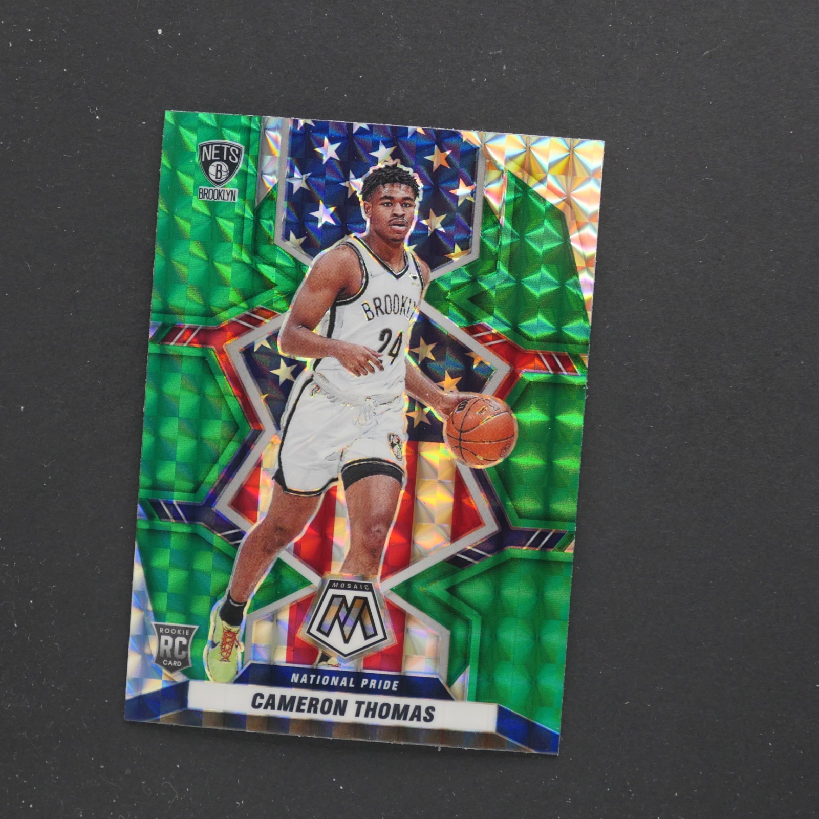 2021-22 Panini Mosaic National Pride Cameron Thomas #255 Green Mosaic Prizm RC