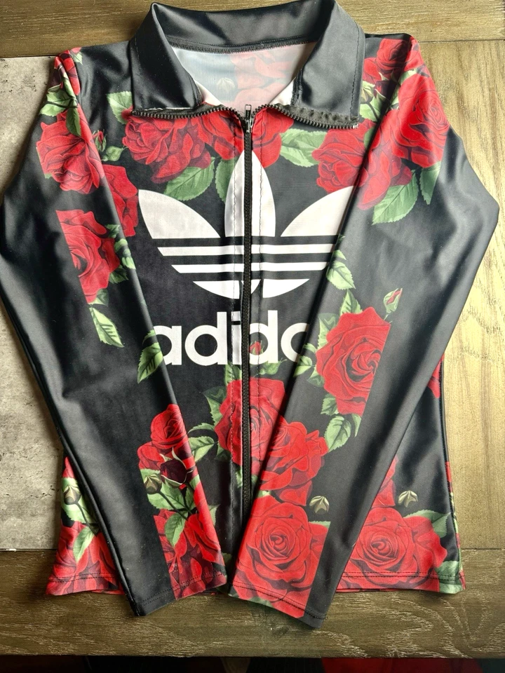 Chaqueta ADIDAS Vintage Rosas Rojas Negra Verde Cremallera Frontal Luz Talla XS (Ver Fotos) Foto 2 de 4