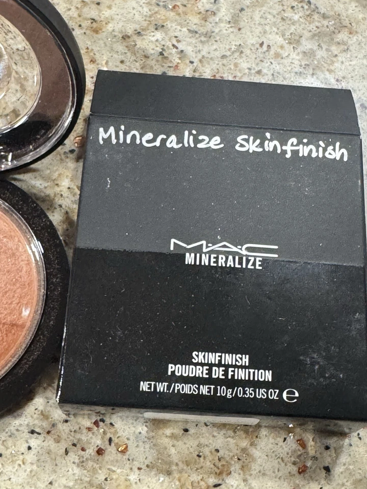 MAC Mineralize Skinfinish PERFECTLY LIT New RARE  0.28 Oz Beautiful Colors - Image 2 of 4