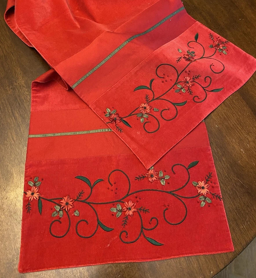 5 Christmas Placemats Red Velvet 100% Cotton ~ 14" x 19" Matching Table Runner - Image 3 of 4