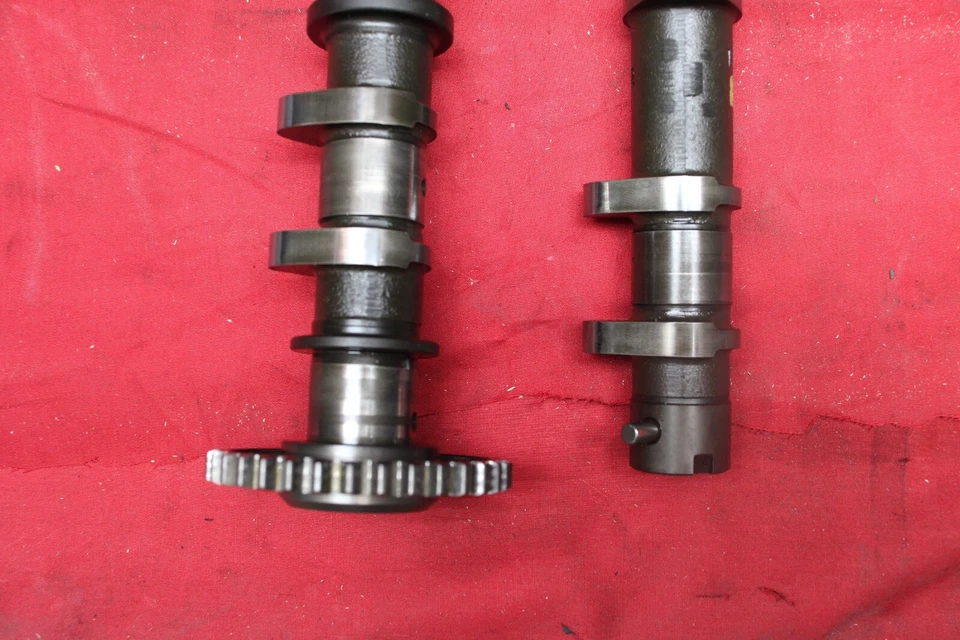 05-06 Árbol de levas de escape y admisión Suzuki GSXR 1000 #5606 T-6  Foto 2 de 4