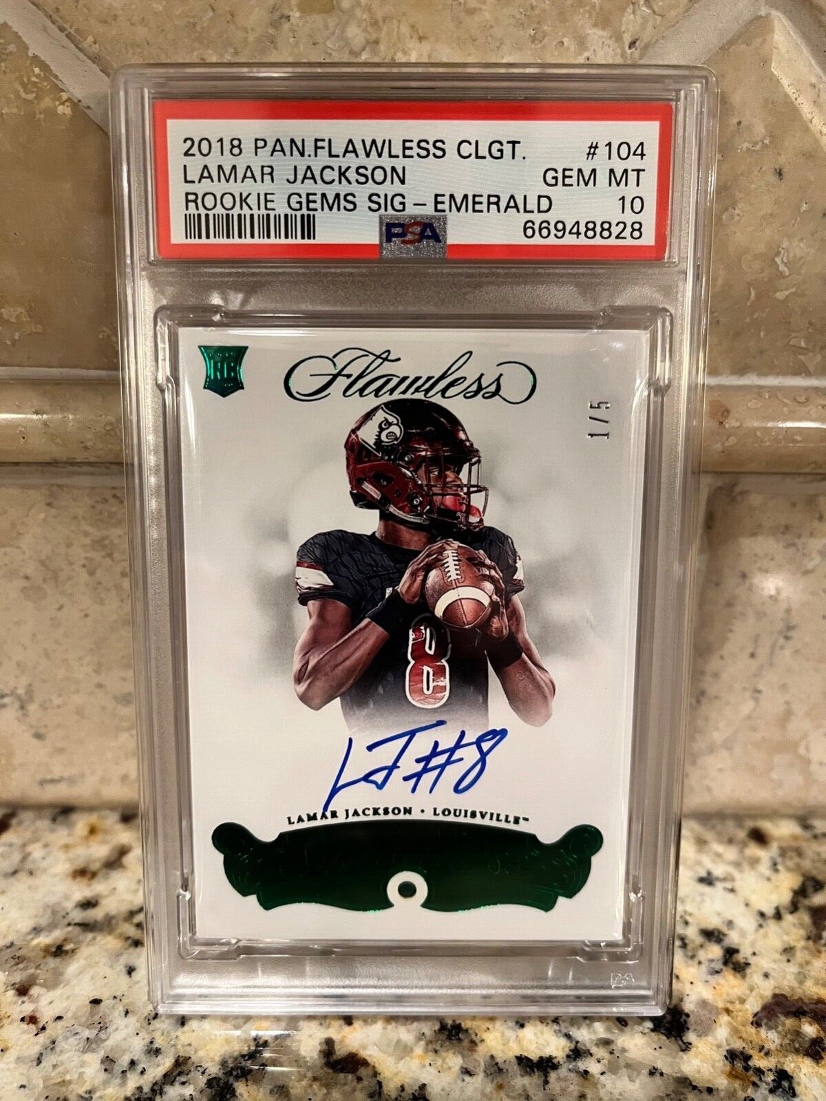 Lamar Jackson Panini Flawless Collegiate Rookie Gems Signatures #104 Emerald