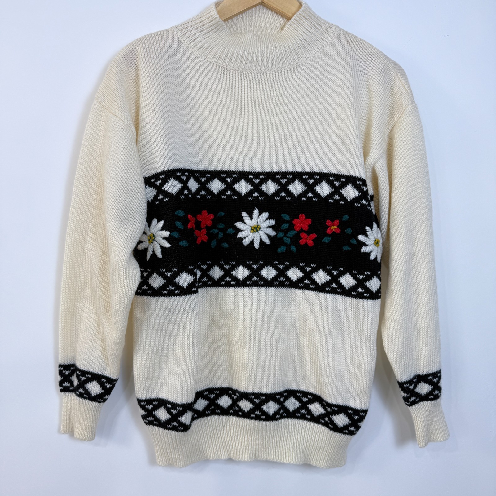 Vintage Embroidered Sweater Womens Size Medium Cream Floral Geometric