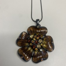 Enamel Flower Pendant Necklace And Rhinestones