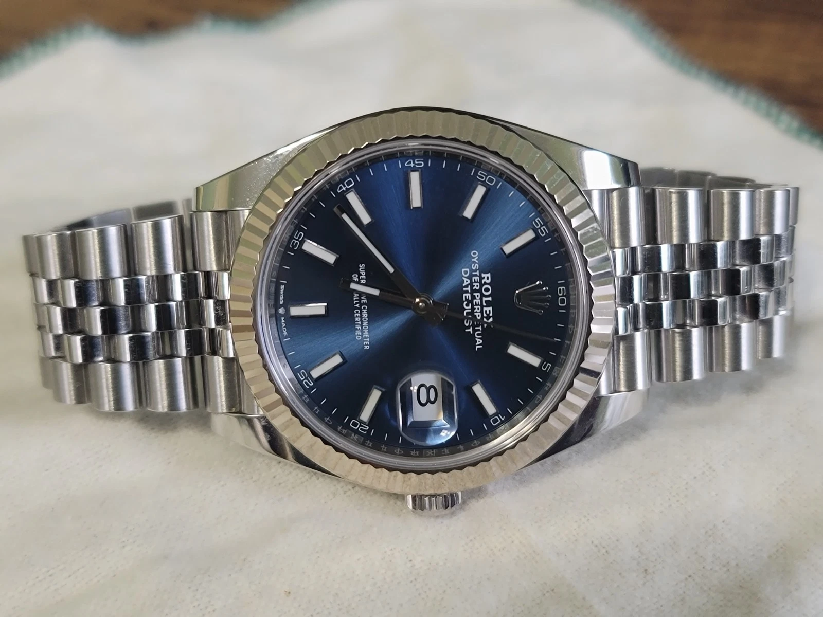 Rolex Datejust 41mm S/S Jubilee 18k Gold Fluted Bezel Blue Dial 126334 Watch