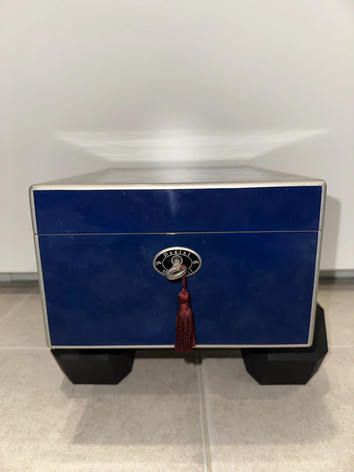 Daniel Marshall Humidor mit Kunstwerk der Freiheitsstatue Hiro Yamagata - Bild 3 von 4