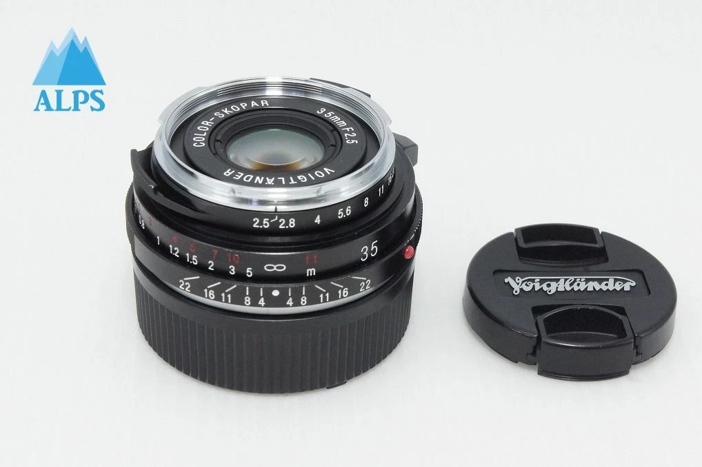 Voigtländer Camera Lenses 35mm Focal f/2.5 Maximum Aperture for