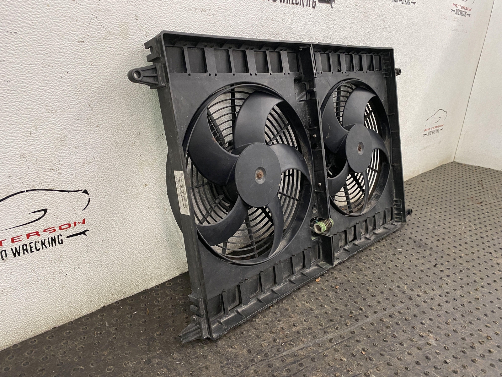 03-07 MASERATI COUPE GT 4.2 ELECTRIC COOLING RADIATOR & A/C CONDENSOR FAN MOTOR