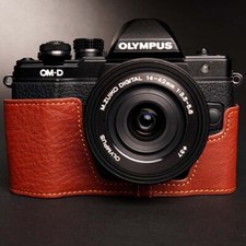 Borsa mezza cover per fotocamera in vera pelle fatta a mano per Olympus EM10 Mark ii