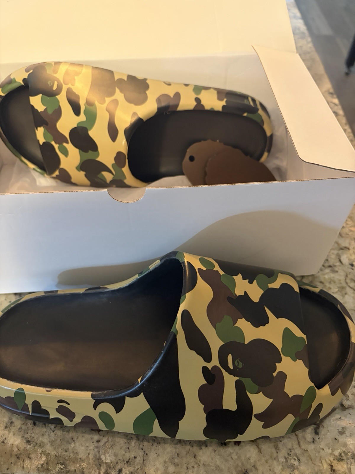 Size 11 A Bathing Ape BAPE 1st Camo Slides Yellow  NEW IN BOX thumbnail 5
