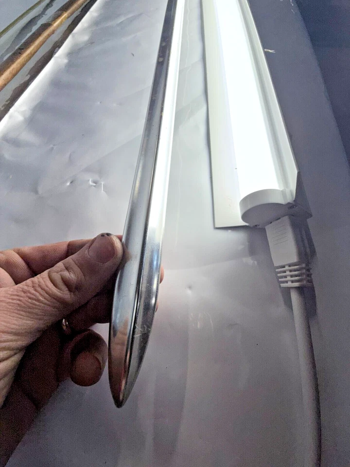 NOS 1964 Pontiac Strato Chief Laurentian 4Dr Left Quarter Moulding 9776026 S2-34 - Image 3 of 4