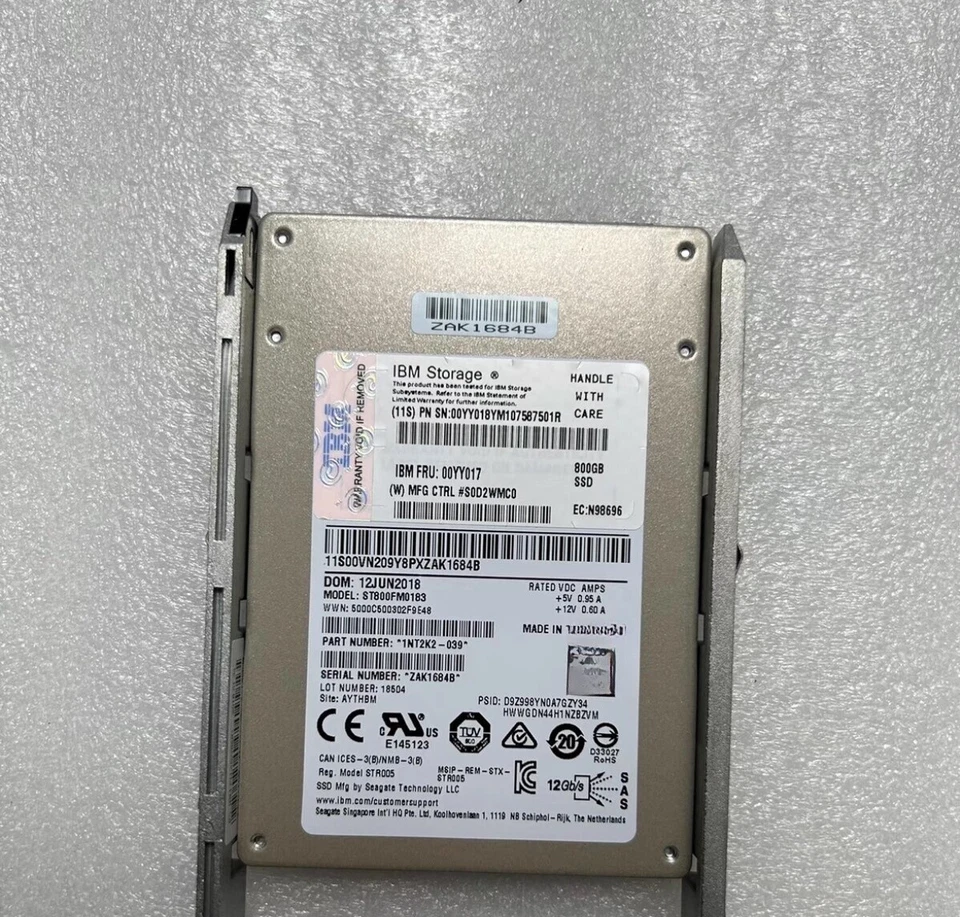IBM 00YY018 800GB 00YY017 12Gb/s 2.5'' SAS Solid State Drive SSD NEW - Image 3 of 4