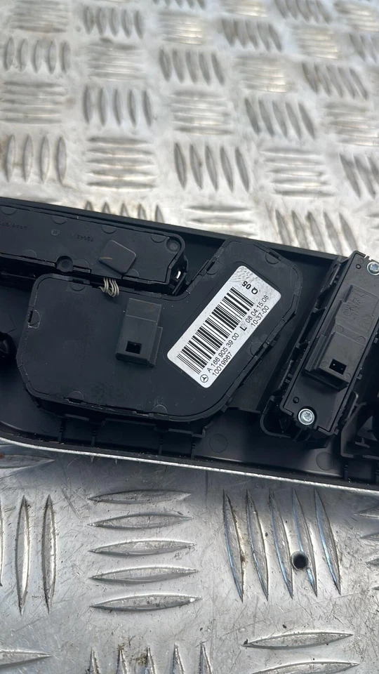 MERCEDES-BENZ ML350 AMG LINE PREM BLUETEC A 2015 MANIJA DE PUERTA DELANTERA AJUSTE PANEL Foto 4 de 4