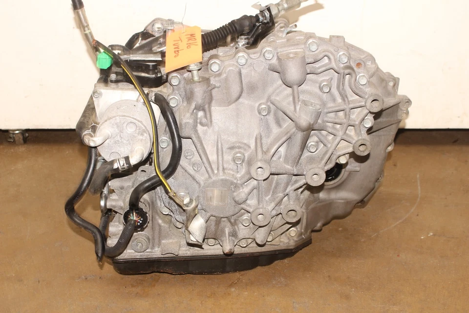 Nissan Juke S SL SV Turbo 2011-2014 JDM 1,6 L CVT 4x2 transmisión automática 2x2 Foto 2 de 4