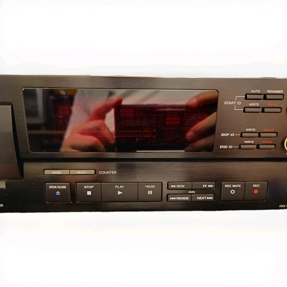 SONY DTC-A7 - Grabadora de cinta profesional DAT - Negra - Piezas, COMO ESTÁ Foto 3 de 4