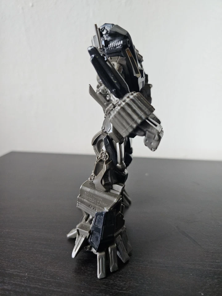 2011 Hasbro Transformers Dark Side of The Moon 7" Ironhide Action Figure no box - Image 4 of 4