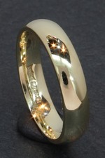 18 Carat Yellow Gold Plain Wedding Ring Size M 4.1mm (80.26.049)