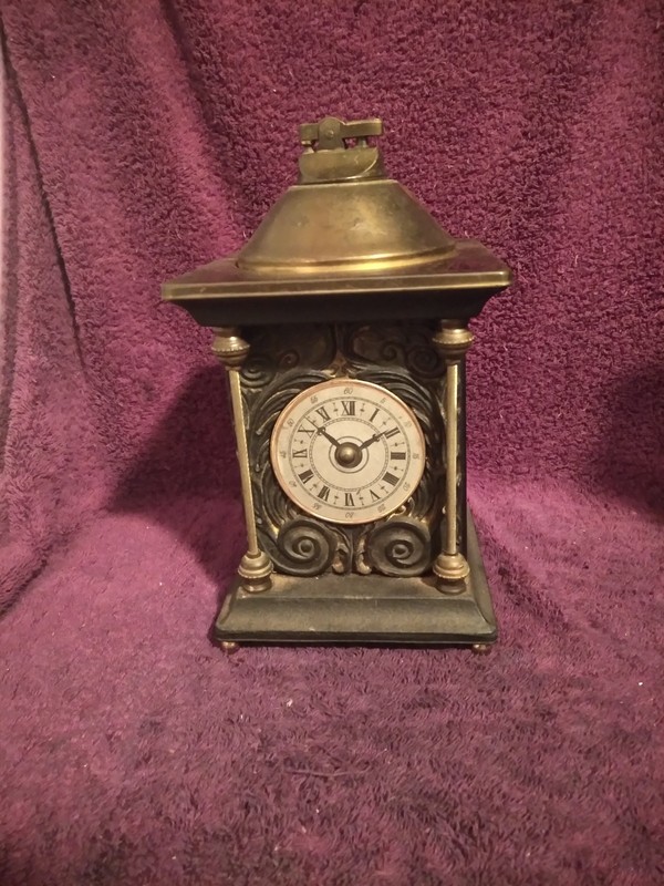 VINTAGE MANTLE CLOCK LOOK LIKE CIGARETTE DISPENSER WITH LIGHTER LID