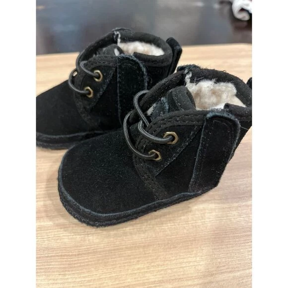 Ugg Neumel boot infant size 0/1 Unisex Black - Image 3 of 4