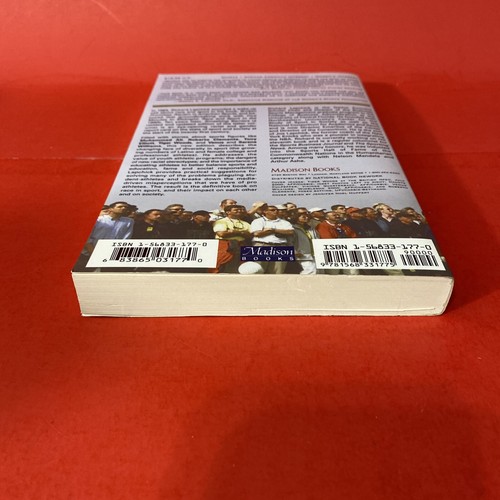 Signed Smashing Barriers :Race and Sports in the New Millennium Richard Lapchick - Picture 6 of 11