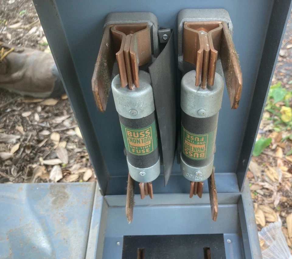 W5 WADSWORTH 3813BRW8 100 АМПЕР ГЛАВНЫЙ 120-240 ВОЛЬТ ПРЕДОХРАНИТЕЛЬ ОТКРЫТАЯ ЗАКРЫТАЯ ДВЕРЬ ТЯГОВЫЕ ДЕТАЛИ - Изображение 3 из 4