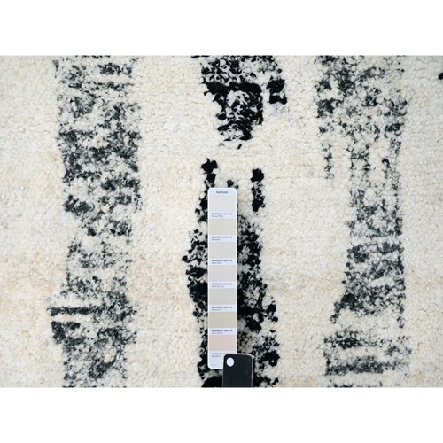 7'10"x8' Black & Ivory Wool Modern Design Hand Knotted Round Oriental Rug R84434 - Picture 4 of 8