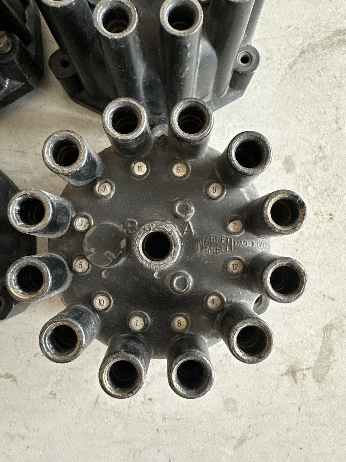 Lot Of Ferrari V12 Distributor Cap READ
