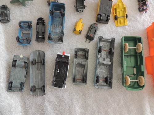 Vtg Lot Of Toy Dinosaurs army men Jets train Matchbox Midget racing cars Misc. - Picture 8 of 11