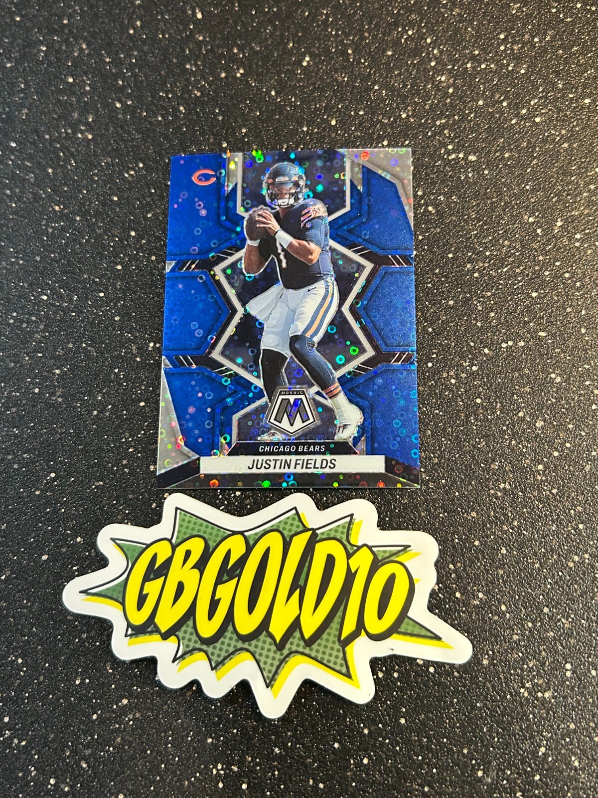 2022 Panini Mosaic - Justin Fields #33 Blue No Huddle /75