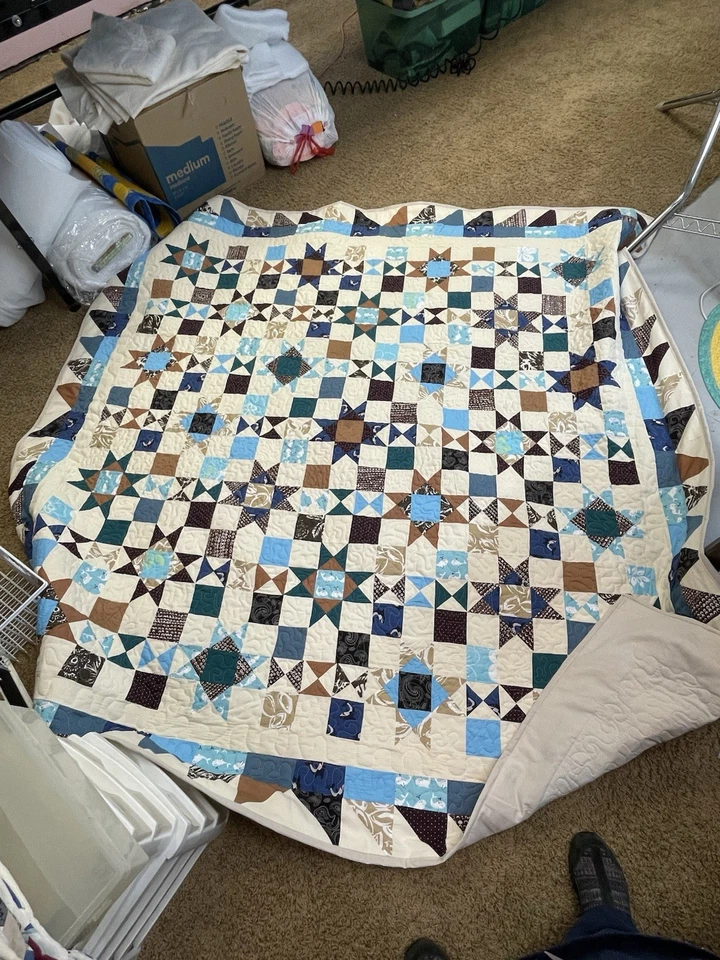 Hermosa colcha de trabajo de parche tamaño queen Foto 2 de 4