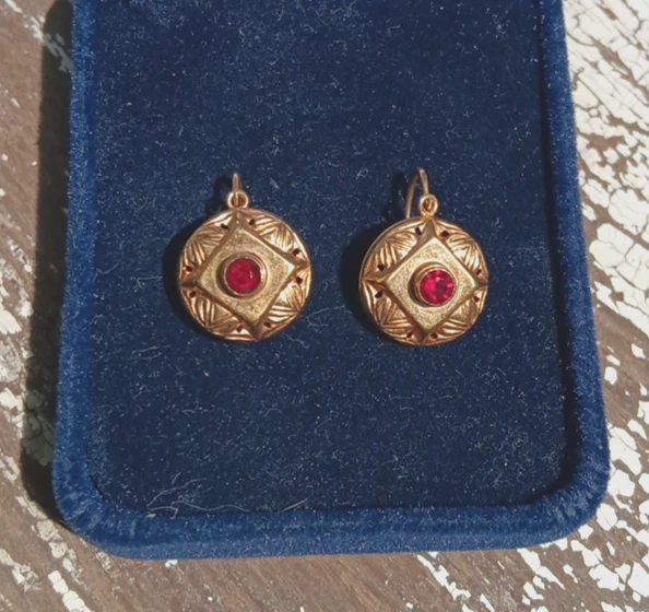 Mid-Century 18k Solid Gold Etruscan Revival Earrings  UNOAERRE Leverback