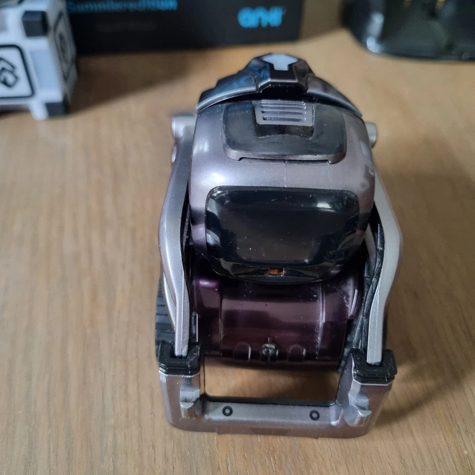 Anki Cozmo Collector's Edition Roboter Robot  Sammleredition  Spielzeug  - Bild 2 von 4