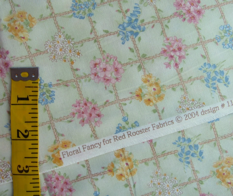3/4 yd FLORAL FANCY Red Rooster Fabrics #11595 Pretty Trellis Quilting Fabric - Image 3 of 3
