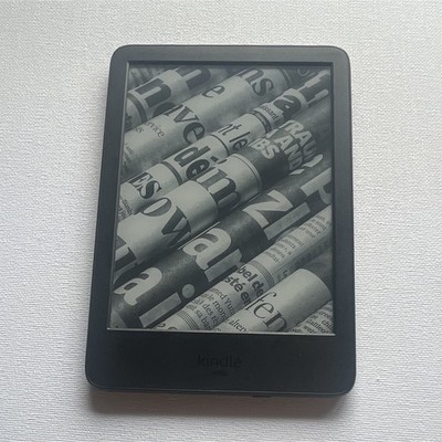 Amazon Kindle eBook Reader 8GB 6.8in Wi-Fi Electronic Paper Black Used