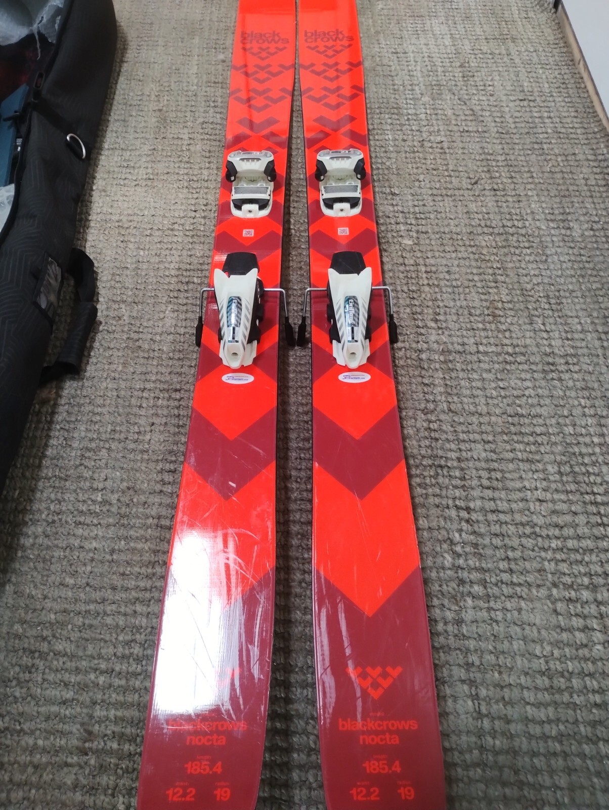 Black Crows Nocta 185,5 cm esquí en polvo, 2024, fijaciones Griffon