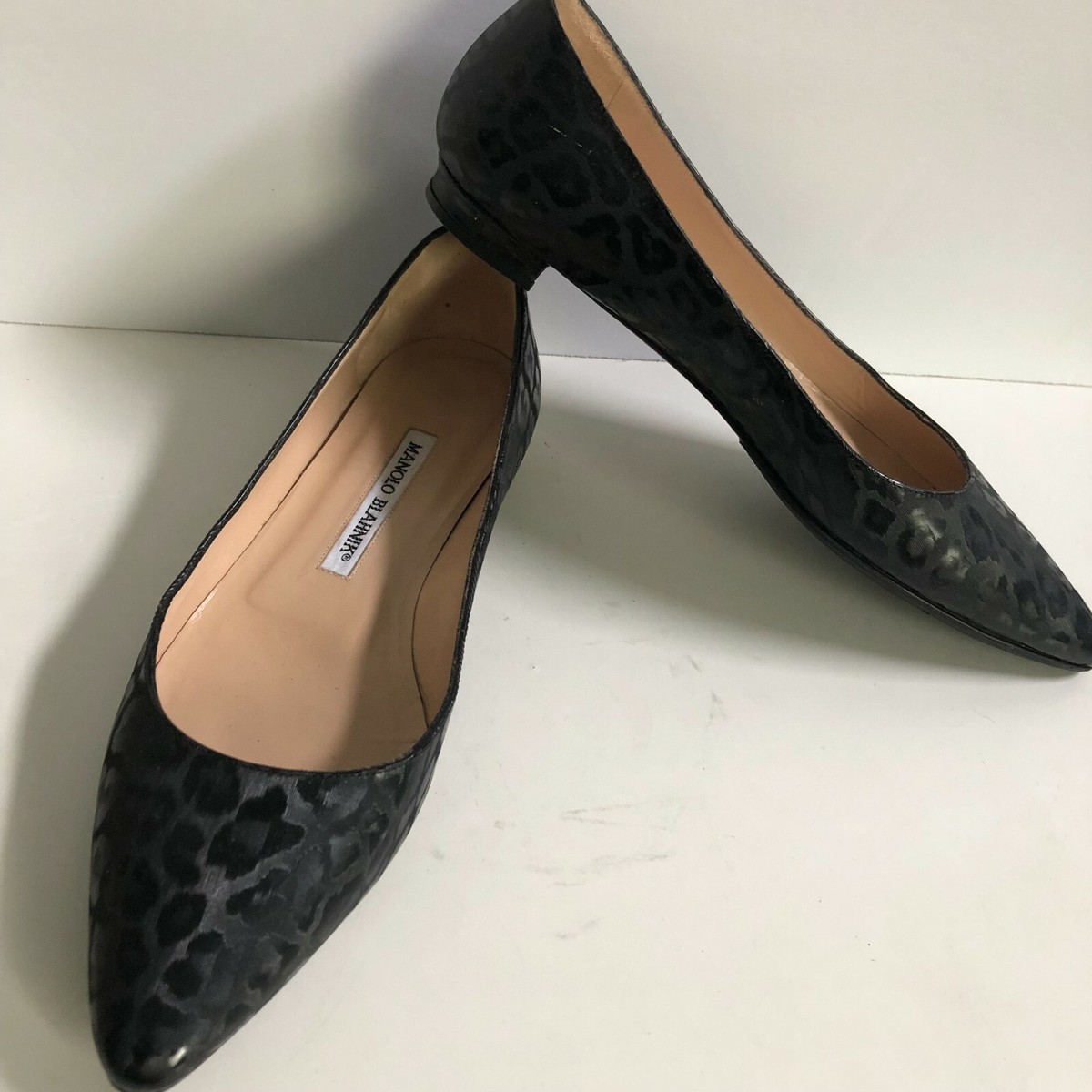 MANOLO BLAHNIK TITTO Point Toe Flats Leopard Textured Leather 