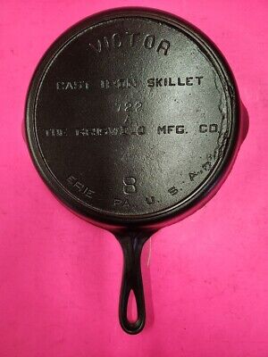 Vintage GRISWOLD 722 No.8 VICTOR, CAST IRON SKILLET w/ HEAT Vintage GRISWOLD 722 No.8 VICTOR, CAST IRON SKILLET w/ HEAT