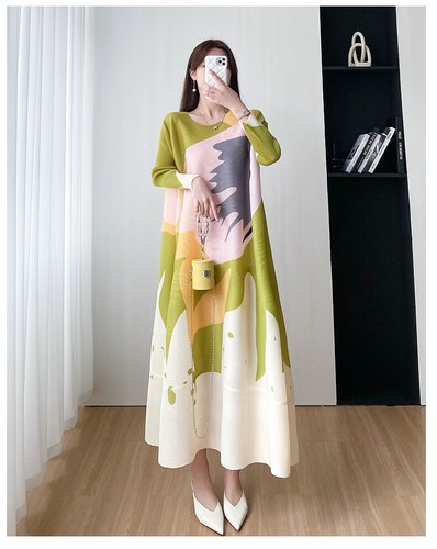 Brand New Pleated Round Neck Printed Loose Casual A-line Dress - Picture 2 of 9