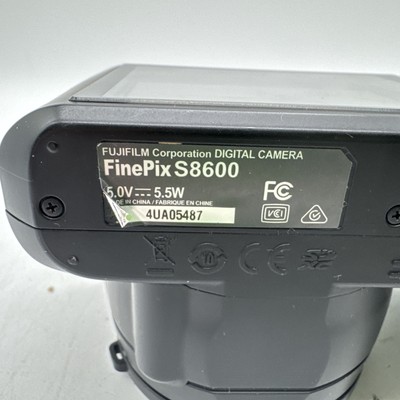 Fujifilm FinePix S Series S8600 16.0MP Digital Camera - Black W/ 8