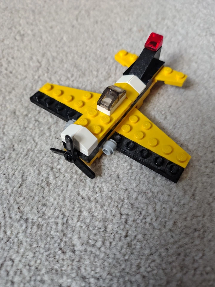 LEGO Creator 7808 Yellow Airplane, photo 2 of 5