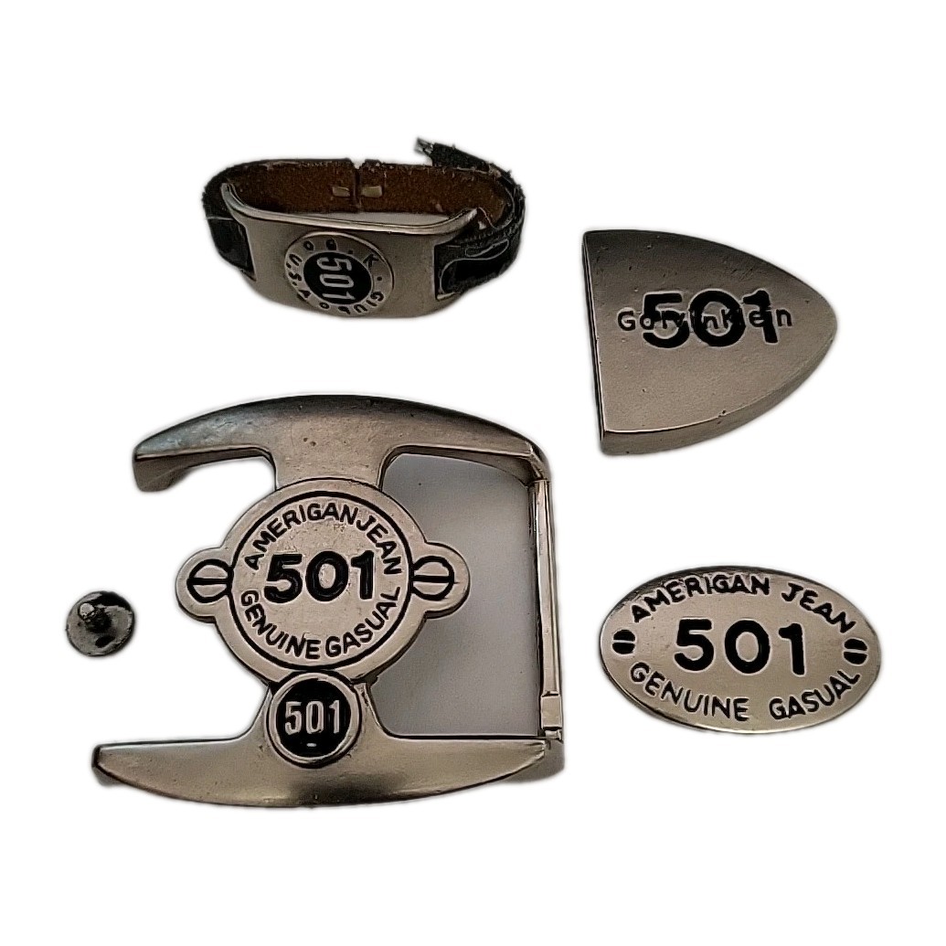 Silver Chrome 4 Pc Belt Buckle. Holder. Metal Insignia