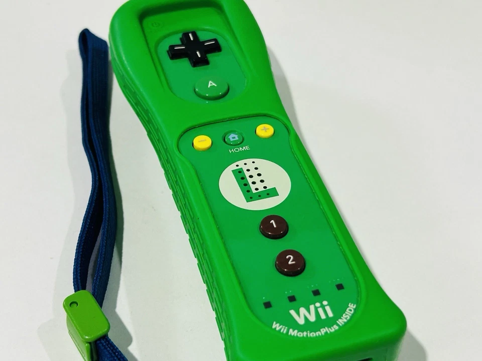 Official Wii Remote LUIGI Nintendo Motion Plus Wii U Controller Matching Cover - Image 2 of 4