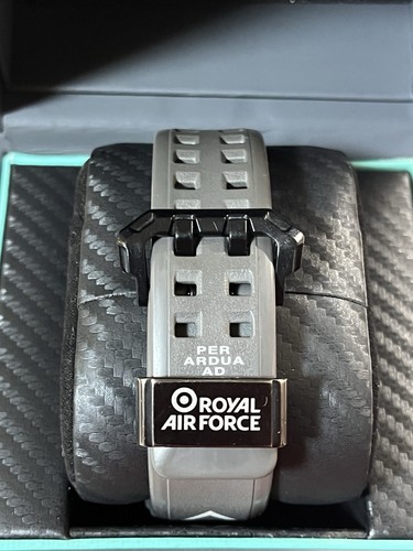 Casio G-SHOCK Gravitymaster Royal Air Force GR-B200RAF-8AJR aus Japan - Bild 6 von 8