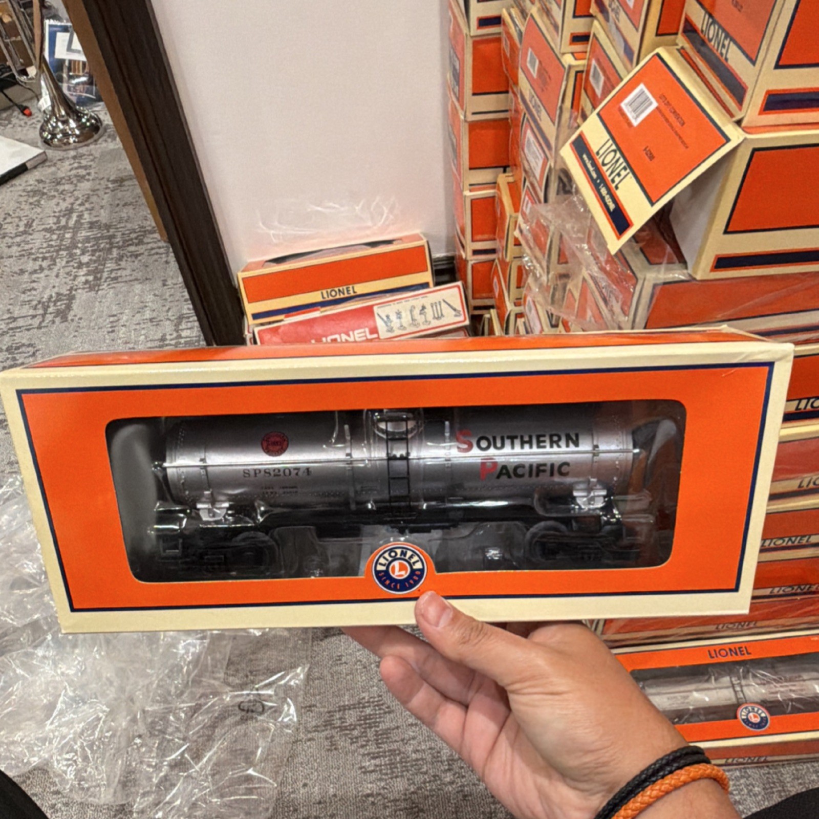 Click here to see eBay Auction