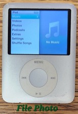  Lot of 3 Apple iPods Nano 3rd Gen - 8GB - Silver - 2" Screen - A1236