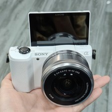 Sony Alpha a5000 Mirrorless Digital Camera 16-50mm Lens White Complete Kit