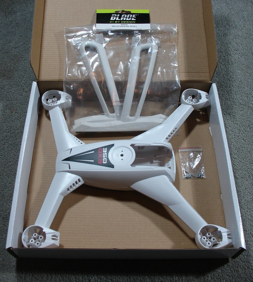 New in Box Blade 350 QX3 Body and Landing Gear Set Combo (BLH8104/BLH8105) - Image 4 of 4